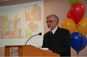 Brother Louis-Paul Lavallée, FSC, welcomes attendees to the dedication.