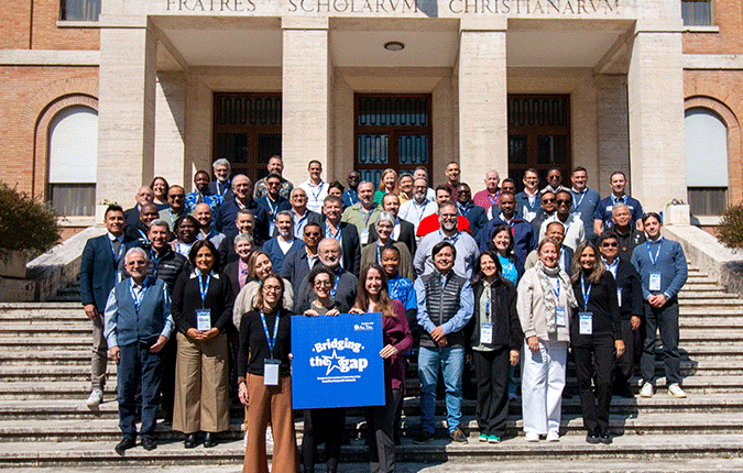 Bridging the Gap With Solidarity in 1 La Salle